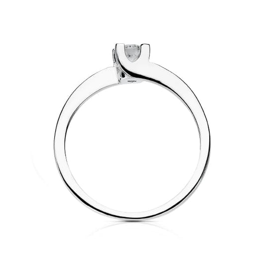 18K White Gold Solitaire Ring with Diamond