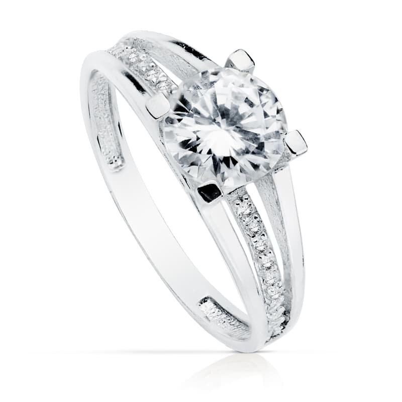 18K White Gold Solitaire Ring with Cubic Zirconia