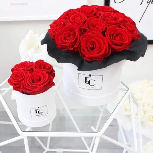 Classic Infinity Square Rosebox XS – Preserved Roses Up to 3 Years – Rose Box Vibrant Red by Flor de Oro | Customizable Luxury Jewelry