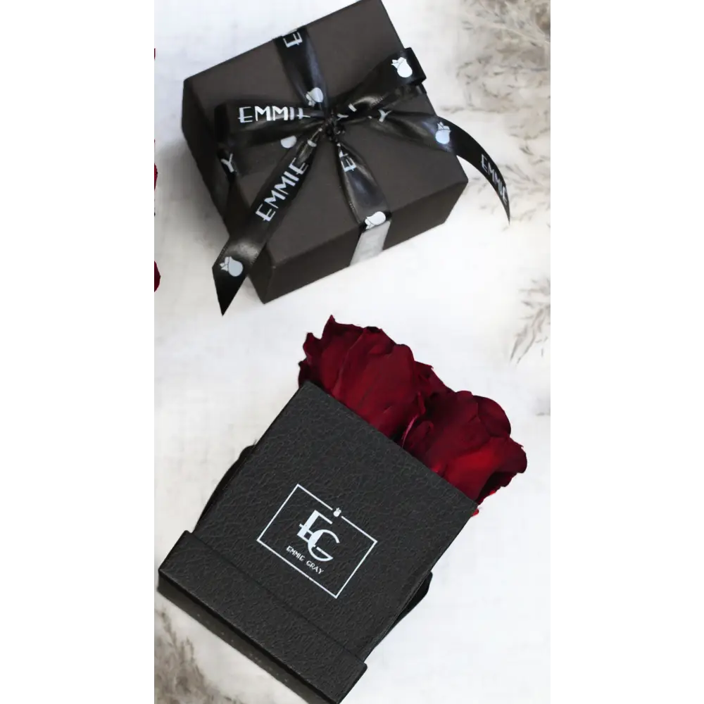 Classic Infinity Square Rosebox XS – Preserved Roses Up to 3 Years – Rose Box Burgungy by Flor de Oro | Customizable Luxury Jewelry