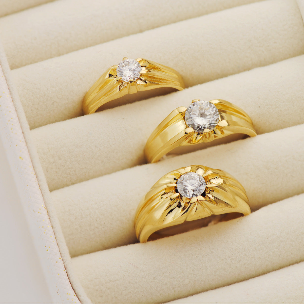 18K Yellow Gold Solitaire Ring with Cubic Zirconia