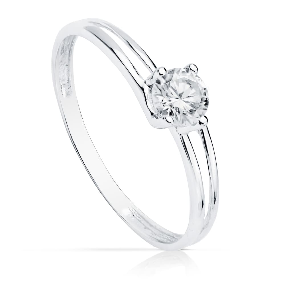 18K White Gold Solitaire Ring with Cubic Zirconia