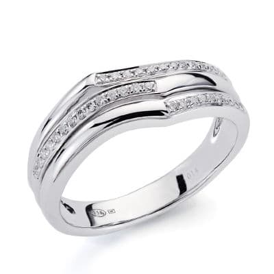 18K White Gold Ring with Diamond