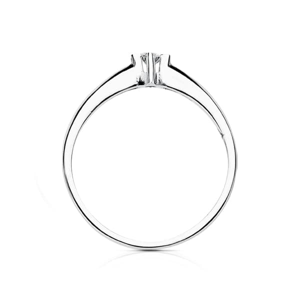18K White Gold Solitaire Ring with Diamond