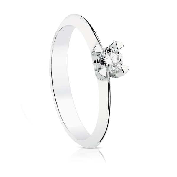 18K White Gold Solitaire Ring with Diamond