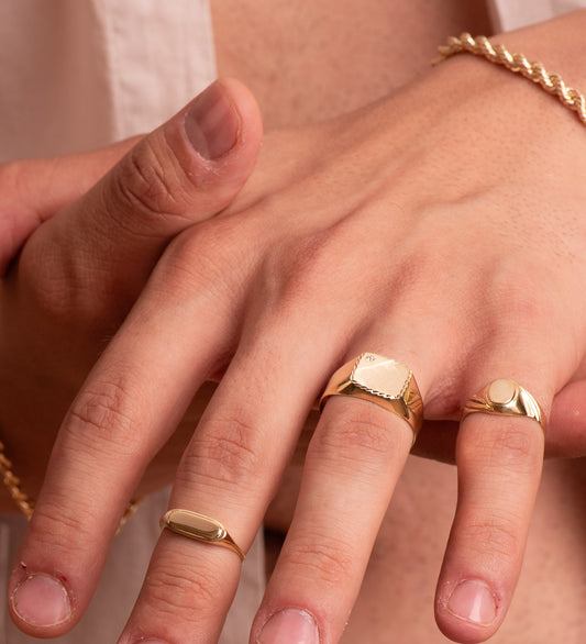 18K Yellow Gold Signet Ring with Cubic Zirconia