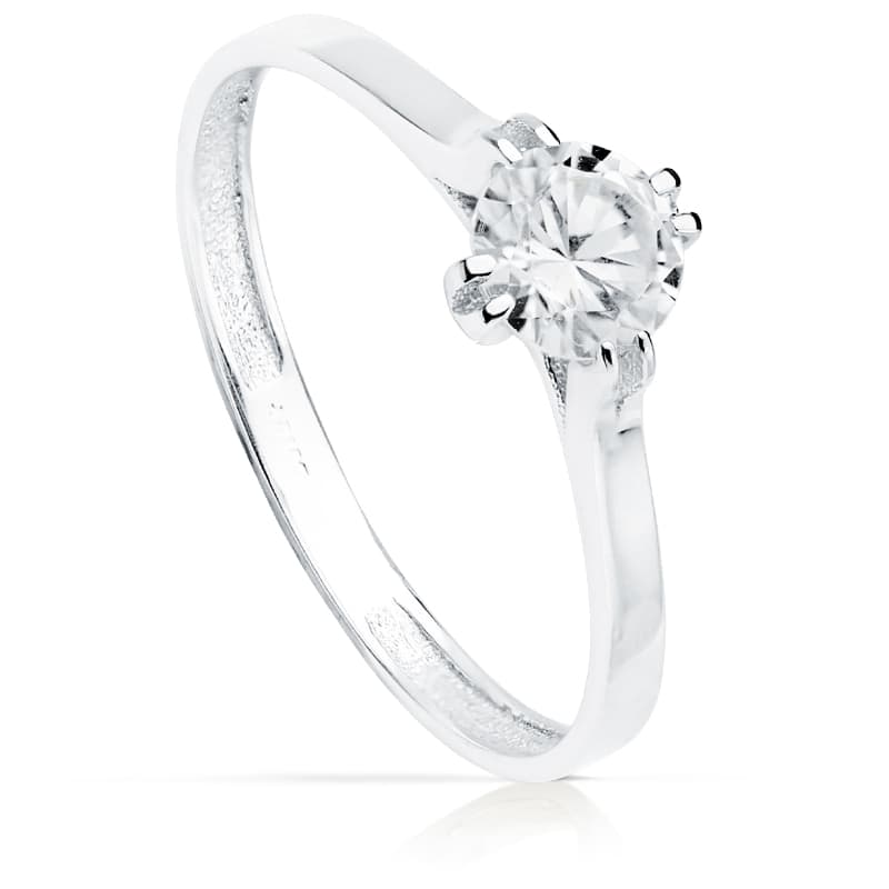 18K White Gold Solitaire Ring with Cubic Zirconia