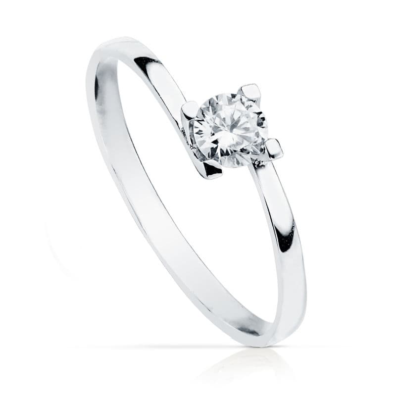 18K White Gold Solitaire Ring with Cubic Zirconia