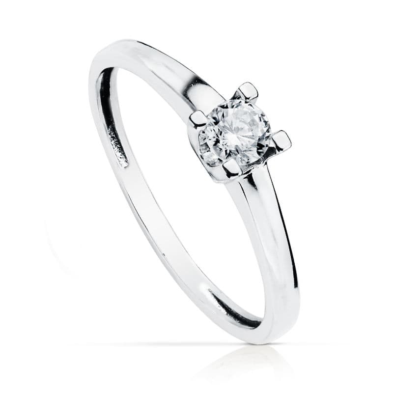 18K White Gold Solitaire Ring with Cubic Zirconia