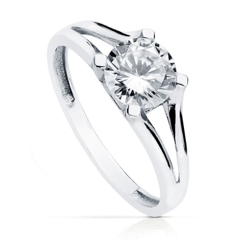 18K White Gold Solitaire Ring with Cubic Zirconia