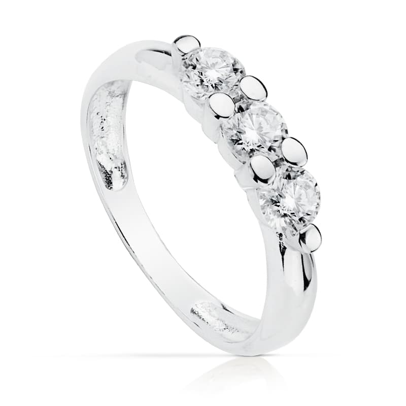 18K White Gold Solitaire Ring with Cubic Zirconia
