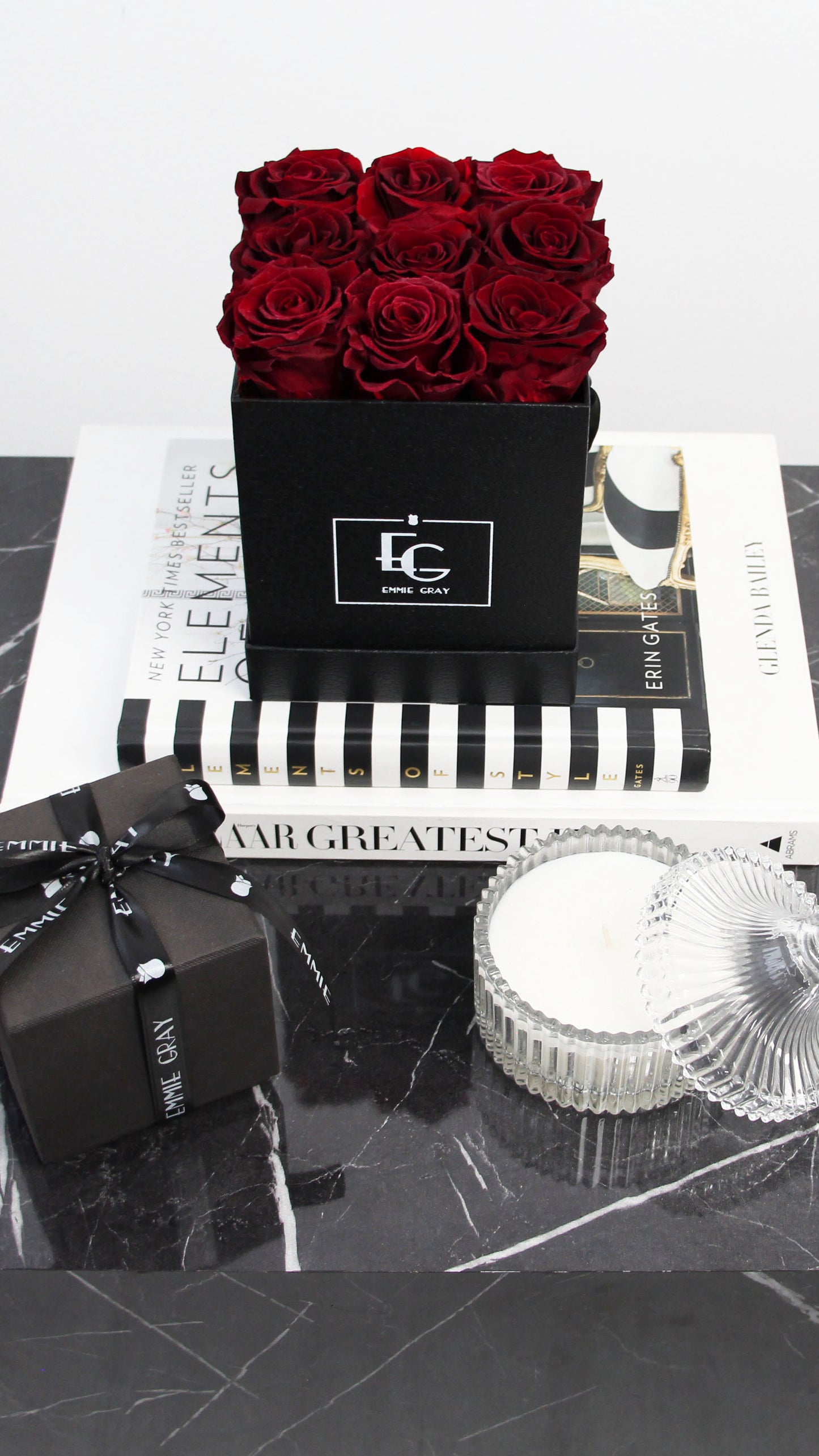 Klassische Infinity-Herz-Rosenbox – M