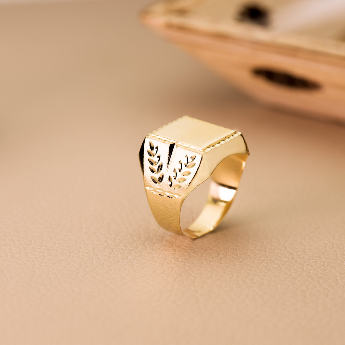 Engravable 18K Yellow Gold Signet Ring