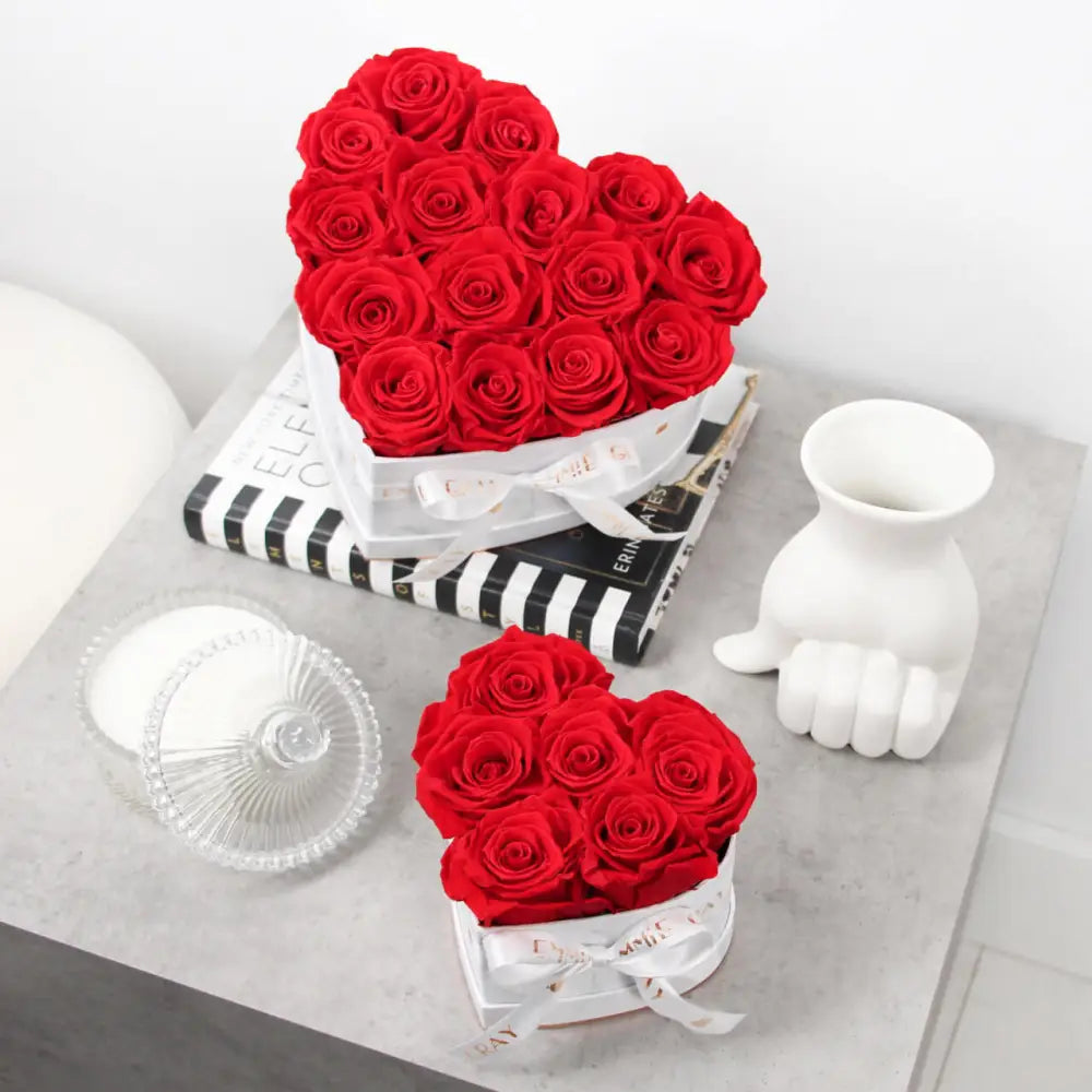Classic Infinity Heart Rosebox M – Preserved Roses Up to 3 Years – Rose Box Vibrant Red by Flor de Oro | Customizable Luxury Jewelry