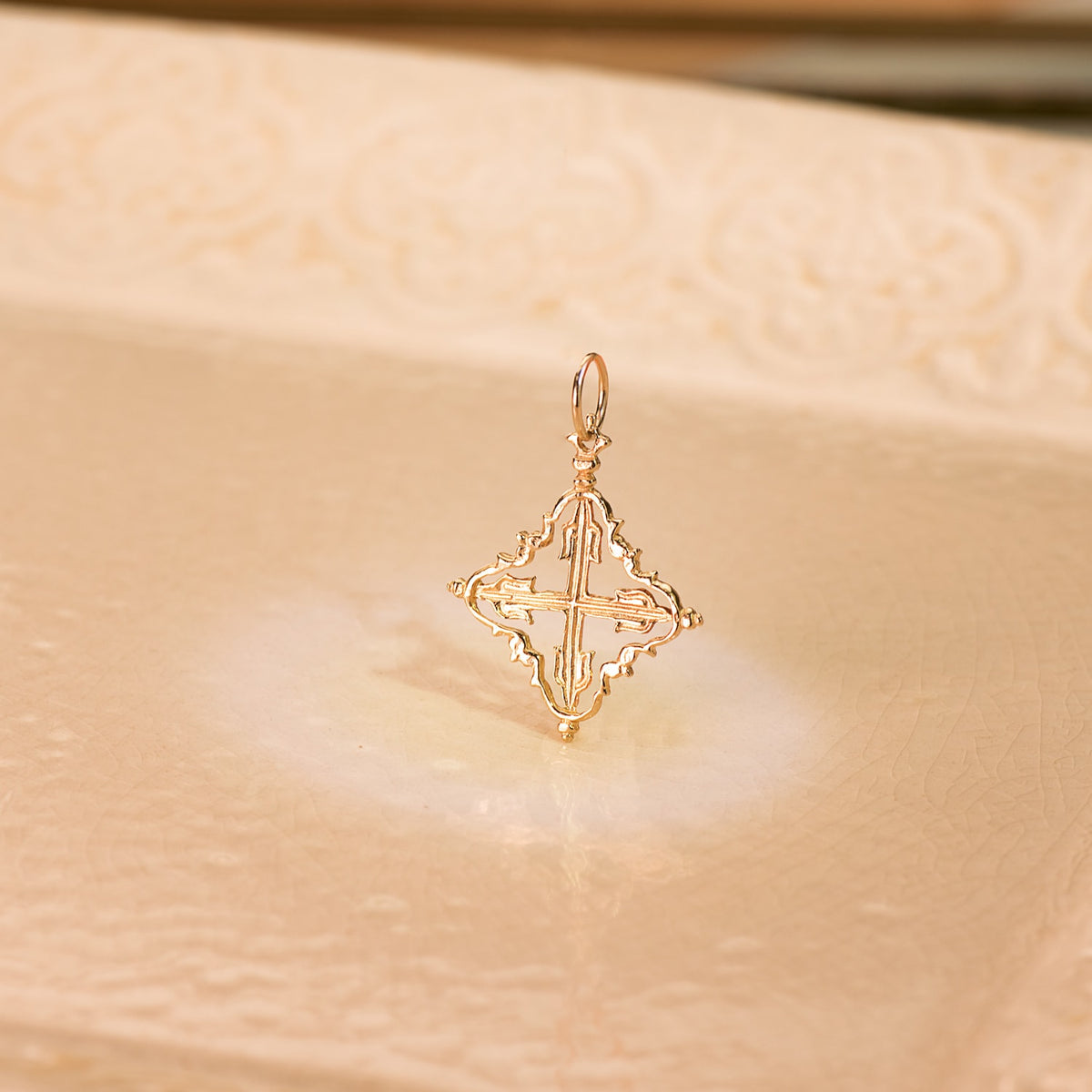 18K Yellow Gold Cross Pendant