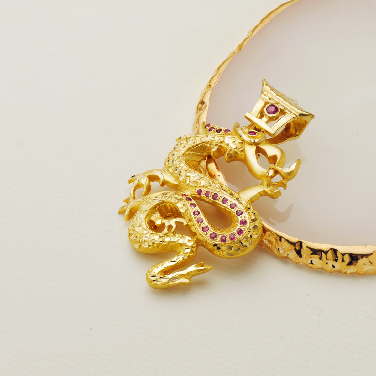 18K Yellow Gold Pendant with Cubic Zirconia