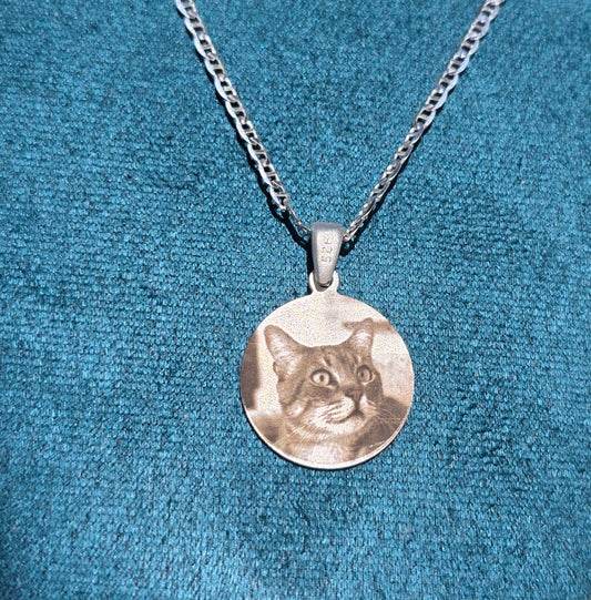 Sterling Silver Cat Portrait Pendant – S Round